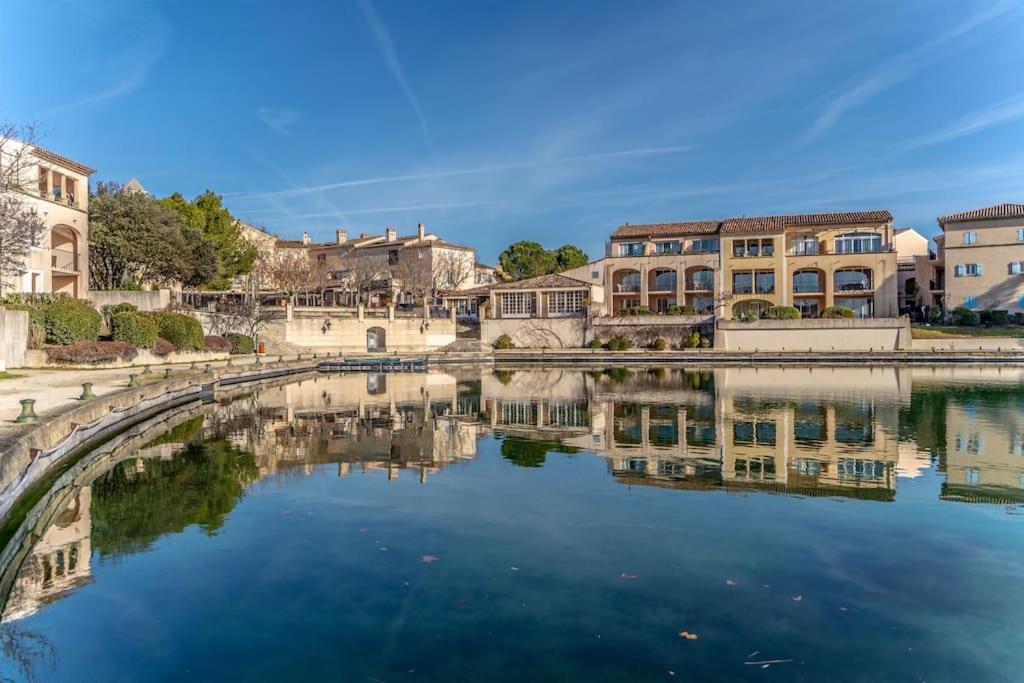 Magnifique Vue Lac Au Golf De Pont-Royal Mallemort Exteriér fotografie